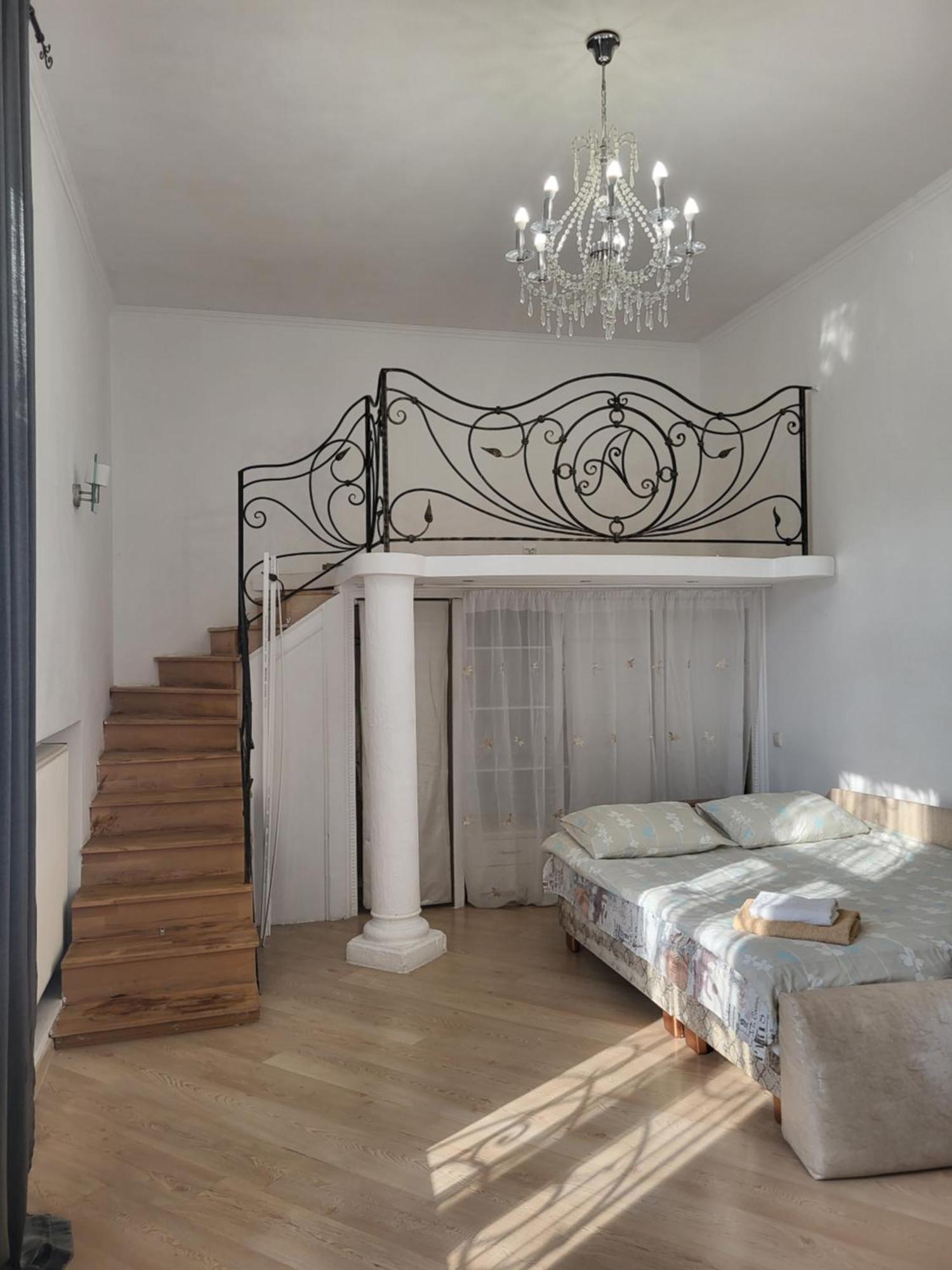 Японська 5 Lägenhet Lviv Exteriör bild