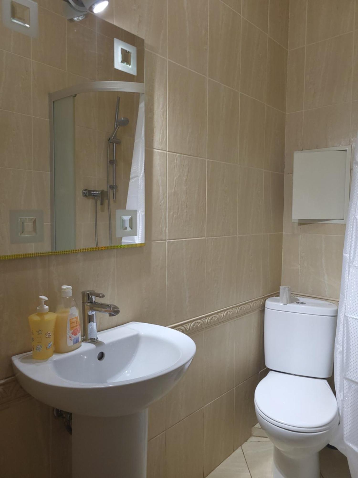 Японська 5 Lägenhet Lviv Exteriör bild